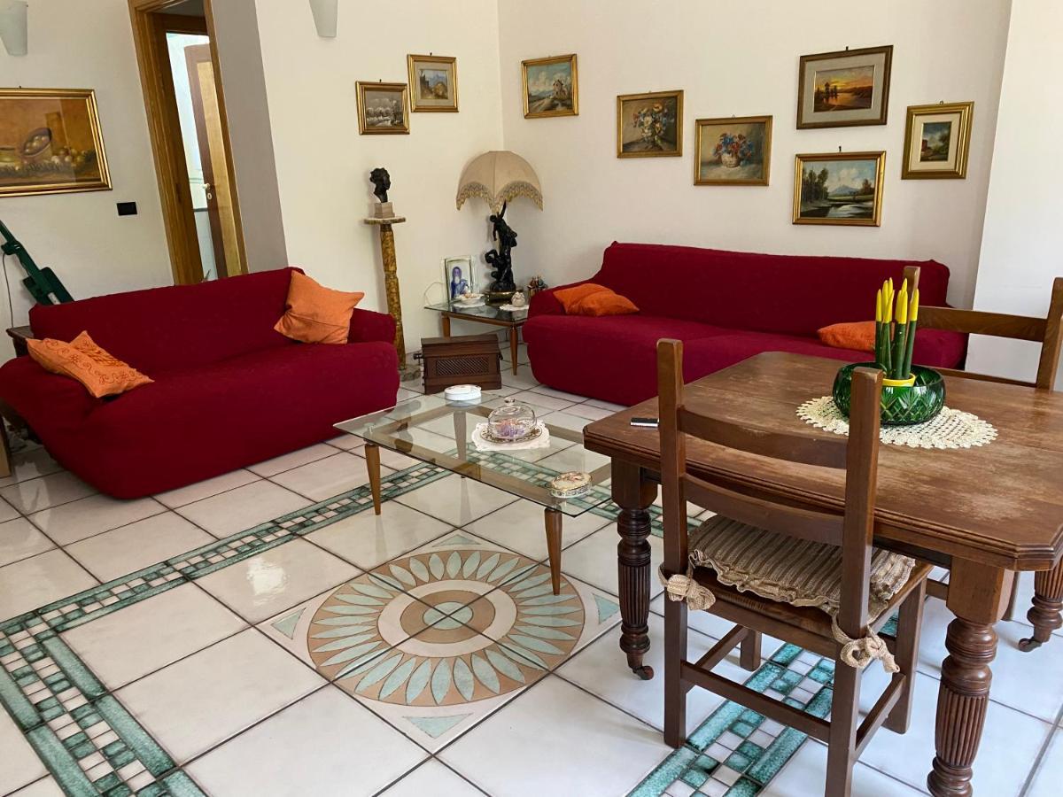 アジェーロラCasa Della Reginaアパートメント エクステリア 写真